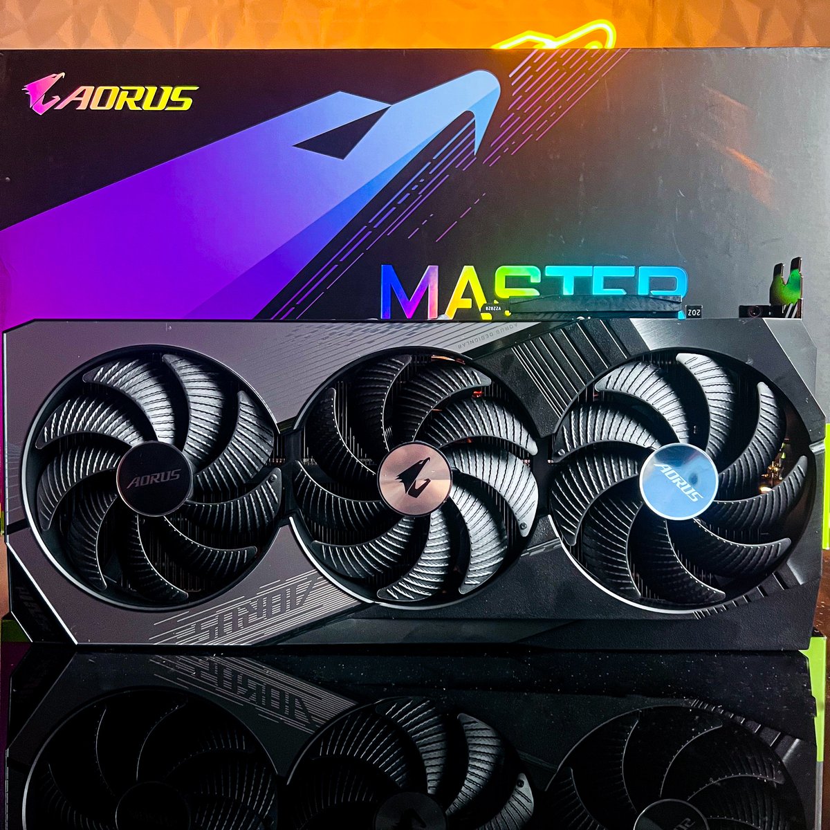 AORUS tweet media