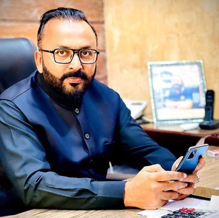 ChHakimAliRand1's tweet photo. پاکستان تحریک انصاف ملتان کے سنئیر رہنما طاہر حمید قریشی  بلی والا کے قریب نامعلوم افراد کے جان لیوا حملہ میں شہید 
اِنّا لِلّٰهِ وَاِنّا اِلَيْهِ رَاجِعُوْن  
اللّہ درجات بُلند کرے آمین https://t.co/y22k8N0KNm