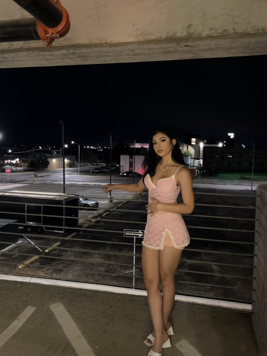 Alyssa1Raee's tweet photo. Pretty in pink 🌸 https://t.co/g609VdwwgX