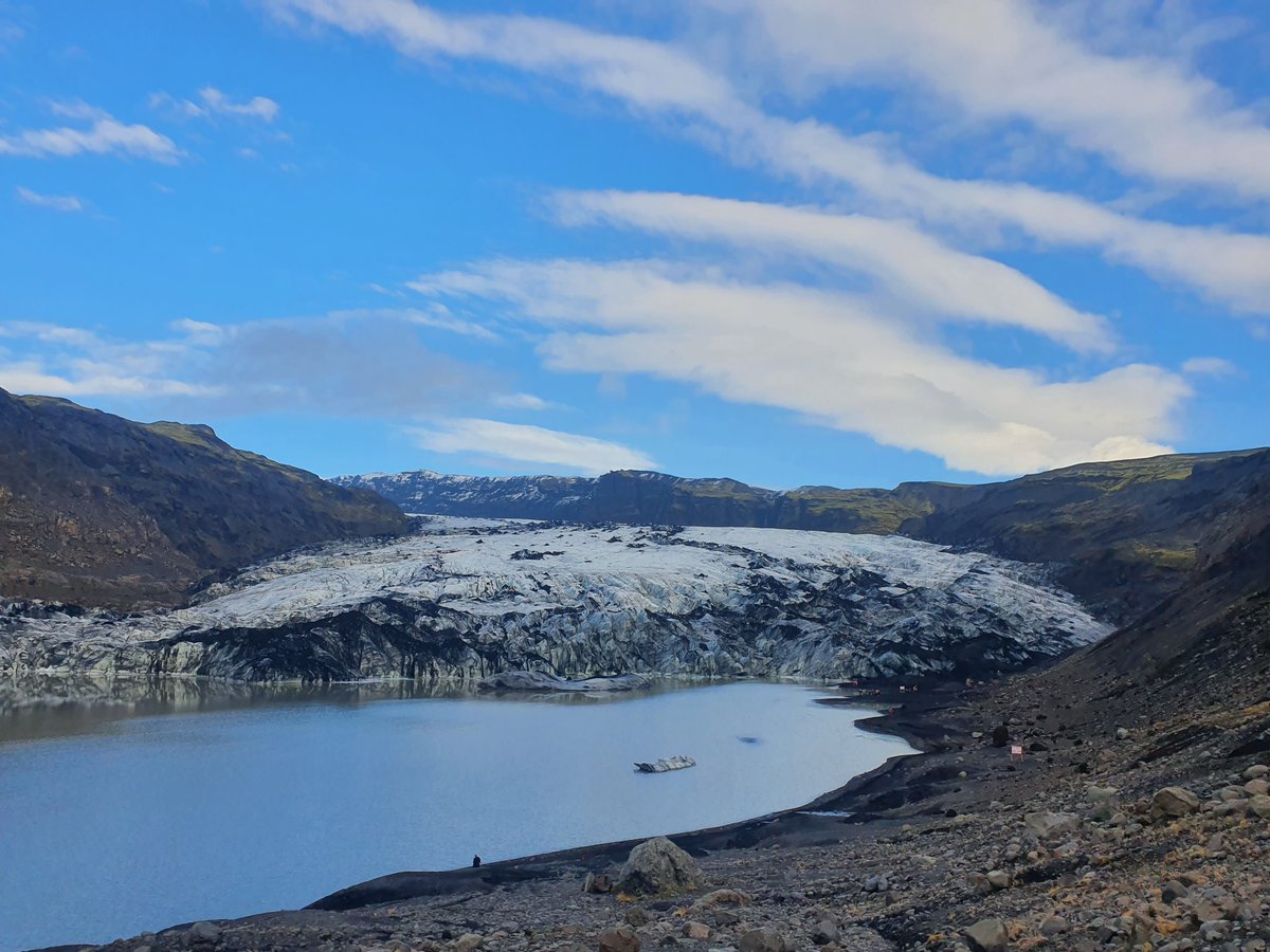 DerbyGeography's tweet photo. Ice axes and crampons deployed to scale the Solheimajkull glacier. Refreshments taken from the thousand year old melt water.

#whereyoubelong #DerbyGeography #DerbyIceland #DerbyYear10 #DerbyYear11 #DerbyYear12 #DerbyLearning #DerbySuccess #DerbySixthForm https://t.co/5H7DLVCemZ