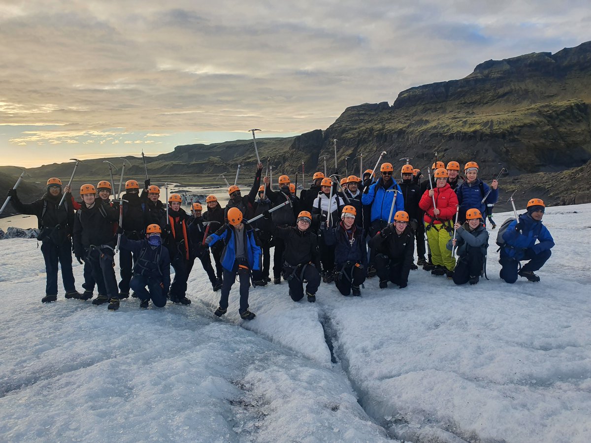 DerbyGeography's tweet photo. Ice axes and crampons deployed to scale the Solheimajkull glacier. Refreshments taken from the thousand year old melt water.

#whereyoubelong #DerbyGeography #DerbyIceland #DerbyYear10 #DerbyYear11 #DerbyYear12 #DerbyLearning #DerbySuccess #DerbySixthForm https://t.co/5H7DLVCemZ