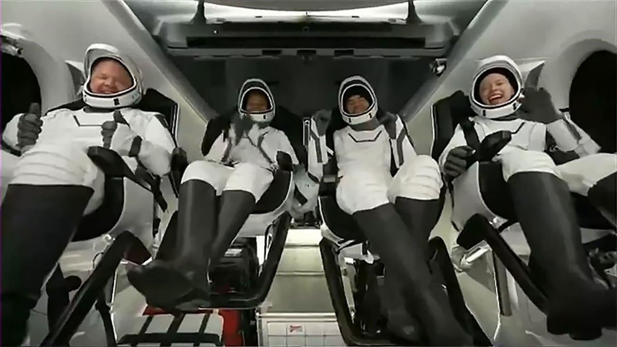 NASA'nın Crew-4 mürettebatı 6 aylık görevin ardından dünyaya döndü
bit.ly/3MxYiTm