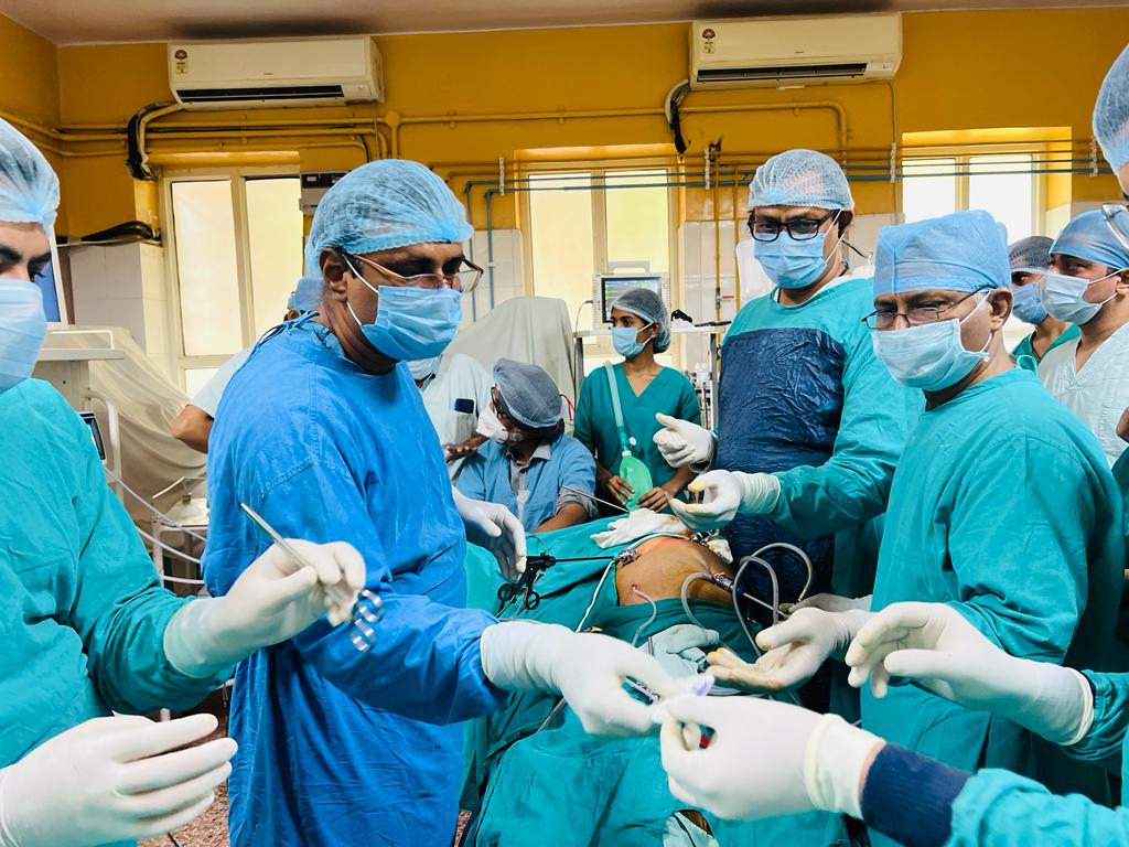 NIAJaipur's tweet photo. Department of Shalya Tantra National Institute of Ayurveda started facility of laparoscopic surgery at the hospital. 
First case of laparoscopic Cholecystectomy was successfully performed yesterday. 
@niajaipur thanks @moayush for continuous support and encouragement. https://t.co/qo6FBpXGtJ