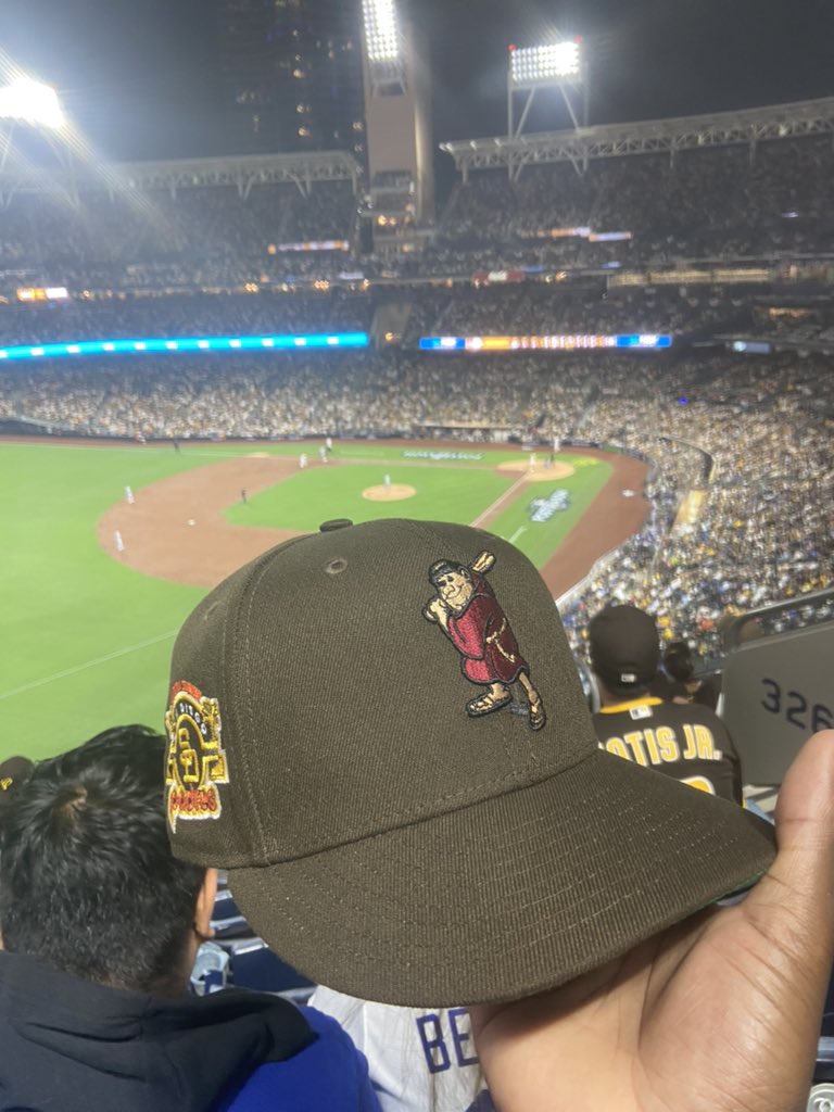 Salad_1's tweet photo. @HatClub got me right for the padres playoff game https://t.co/ch75vguNJd
