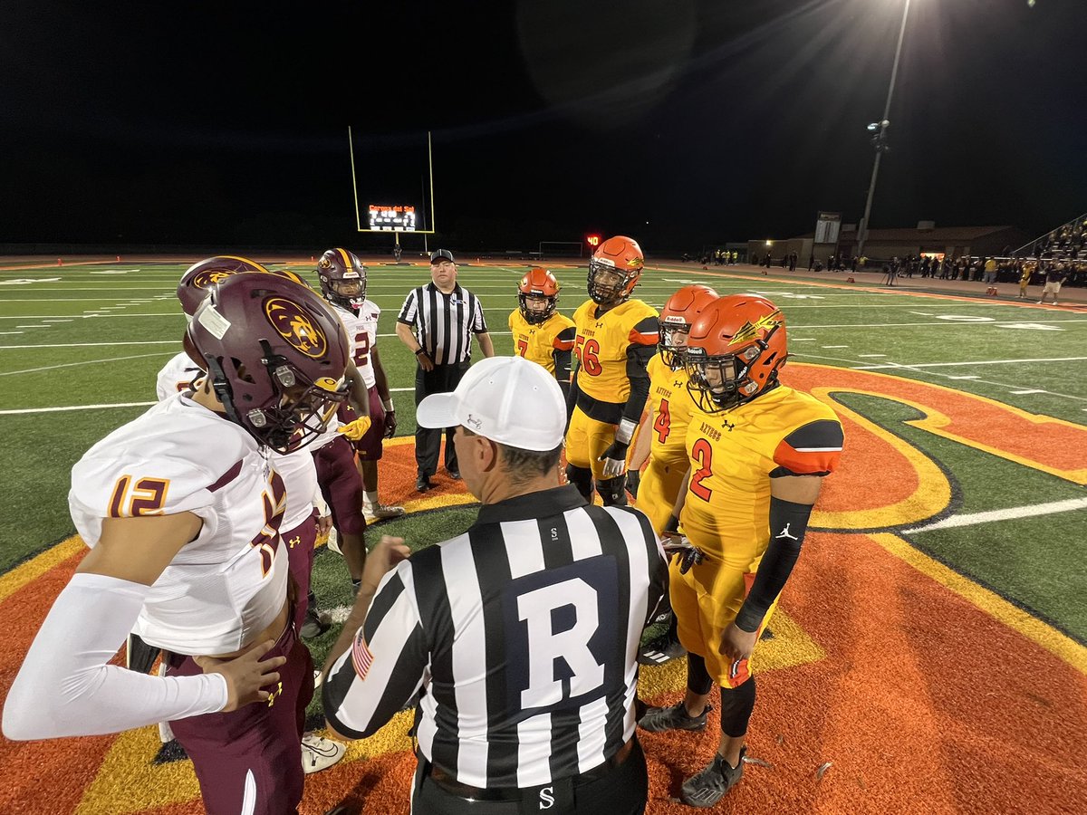 eliavgabay's tweet photo. Captains & coin flip as @cdsfootball1 (4-1) hosts @MPHS_Football (3-2) in this #FridayNight360 matchup🔥🔥
@Sports360AZ https://t.co/ZHk7Oou5KN