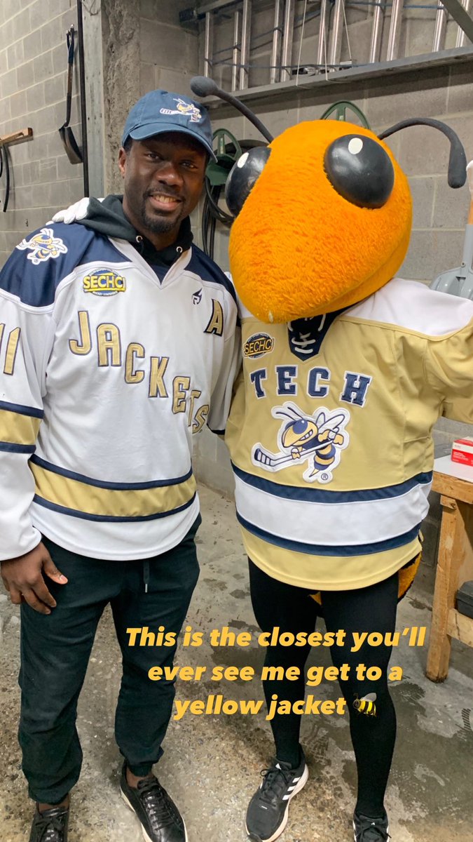 Rivalry Night!! 🐶 vs 🐝
<a href="/UGAHockey/">UGA Hockey</a> <a href="/GT_Hockey/">Georgia Tech Hockey</a> 
#HockeyIsRisingInTheSouth