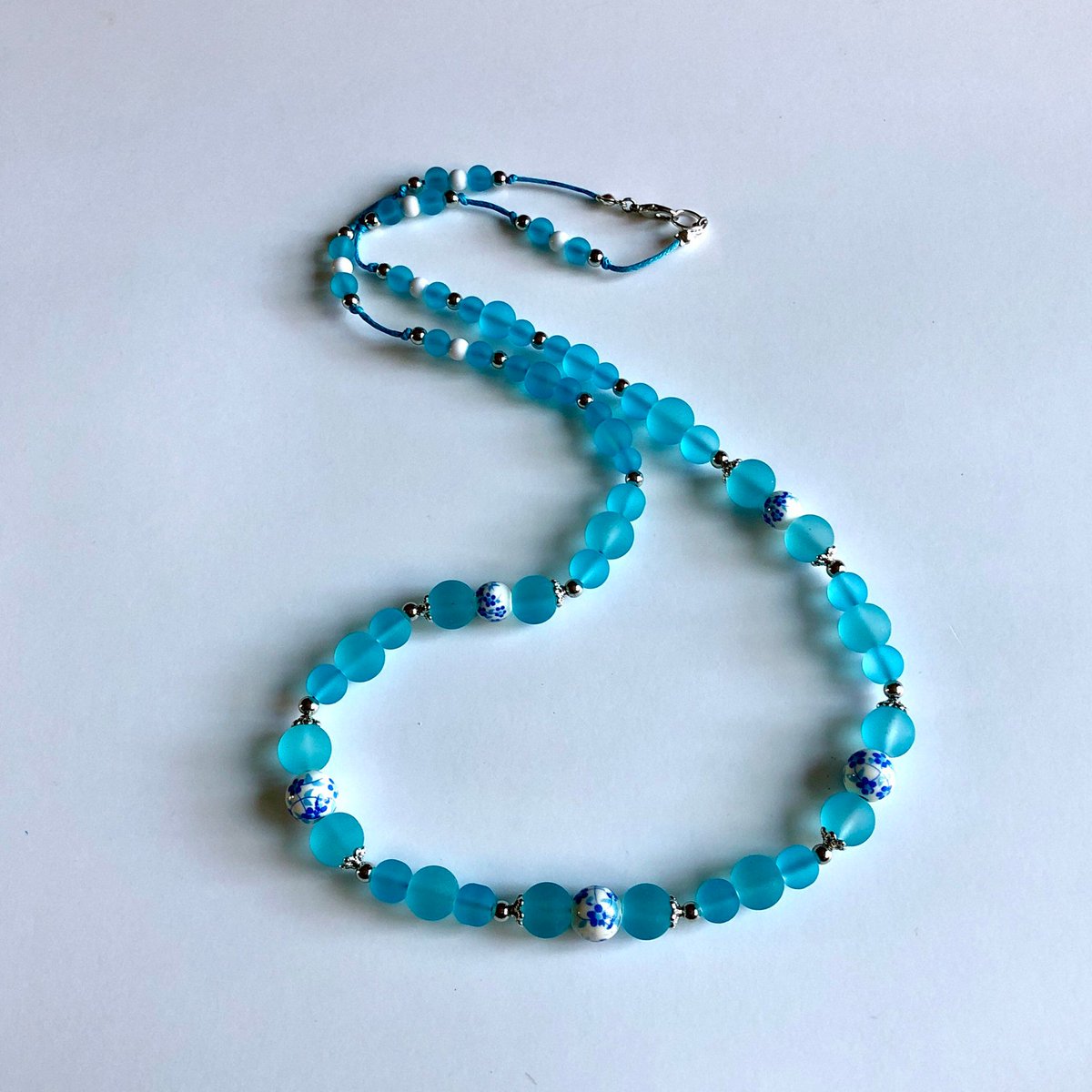 vikrant654's tweet photo. Blue Mate Glass Bead Necklace with Ceramic Floral Beads, Floral Summer Necklace, Beaded Necklace for Women, Blue Necklace, Handmade Necklace
 #Floral #NecklaceBeadedNecklace #beads #Ceramic #BeadNecklace #AccessoriesByAirita #EtsySeller

👉https://t.co/25zxbyzAv2 https://t.co/4UNLIXUYth