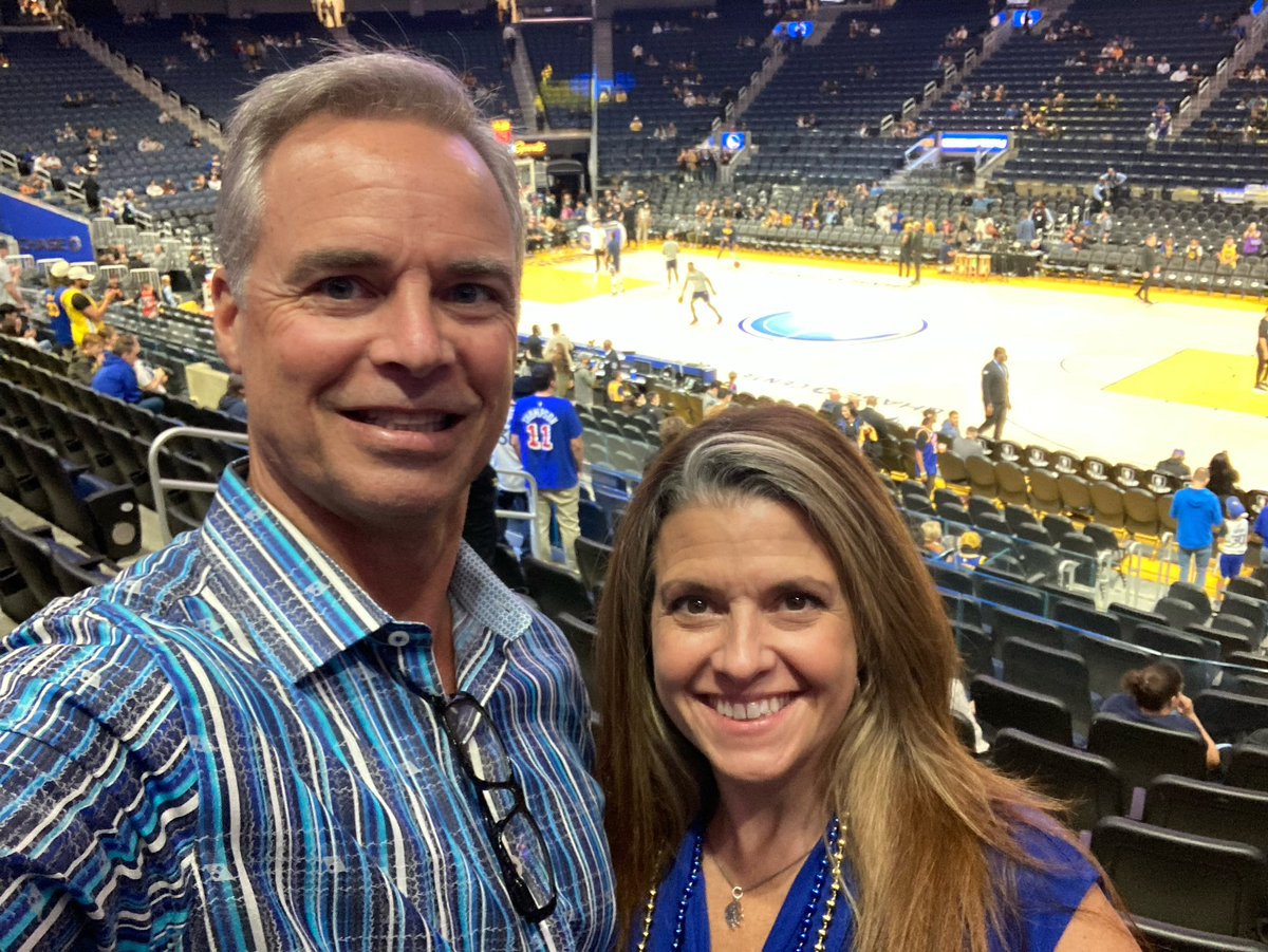 CynthiaCultured's tweet photo. Celebrating #WarriorsGround &amp;
Derek’s birthday 🎂!!! https://t.co/JbbDwbgq40