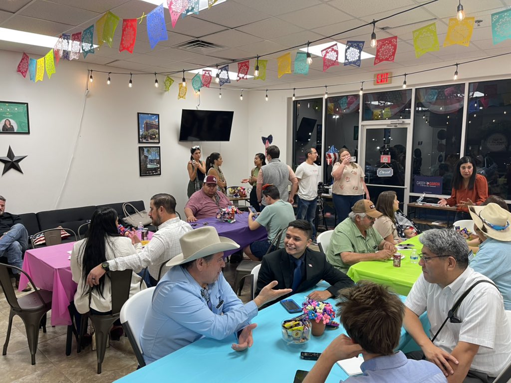 TheHelenaB's tweet photo. A great evening celebrating #HispanicHeritageMonth w/ our very own future Congresswoman @CasandraLGarcia 🥰 #TX28 loves Cassy &amp; excited for a #BetterWayForward! ❤️ #PaDelanteConCassy https://t.co/XNKN3CtfOY