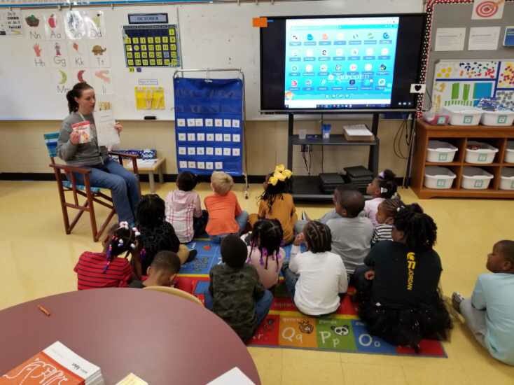 pleasantgrovees's tweet image. Mrs. Clements, our math coach, enjoyed teaching a lesson in Mrs. Howell&apos;s kindergarten class. The class counted candy corn for the lesson on Counting Collections. #numbersenseroutines