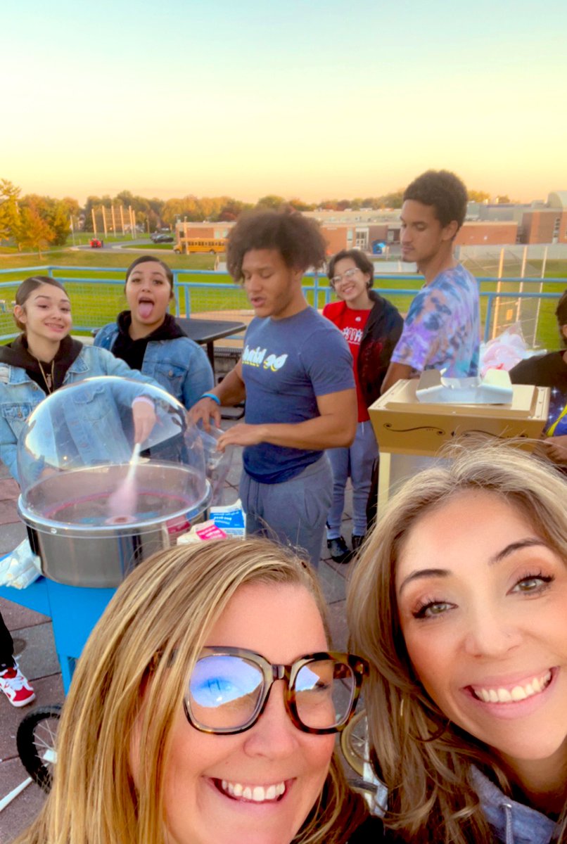 heydt_lauren's tweet photo. Tonight was amazing. Aevidum’s first awareness event. From the High School to the Junior High Aevidum students who spent the entire night covered in cotton candy to the 1st grader that had a cotton candy as big as them 🤗it was a night full of love&amp;SO much fun I LOVE my job https://t.co/Icu8JFJqTD