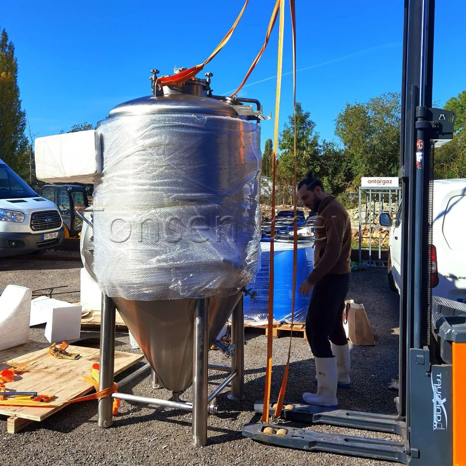 HelenLiu2018's tweet image. Reception of new 10 hectoliter fermenters to increase our production capacity!

Email: helen@tonsenbrew.com
WhatsApp: +86 153 1556 2731
#tonsen #fermenter #beerbrewing #beer #brewingco #unitank #fv #cct #brewingequipment #craftbeer #bière  #biereartisanale #brasserie #beerfactory