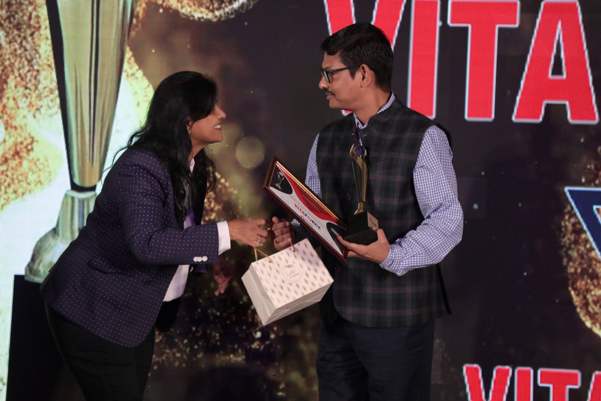 VitabolikP's tweet photo. Our MD @SubhasisDasgu16 receiving the Perception that Matters Award for our Brand #Vitaforce during the @ConsultPronto Consumer Awards at Mumbai. We thank all our colleagues, team members and Drs for having the faith on us. 🙏🙏🙏 @SumanDe1978 @VitabolikP #vitabolik https://t.co/UcrX7wkygr