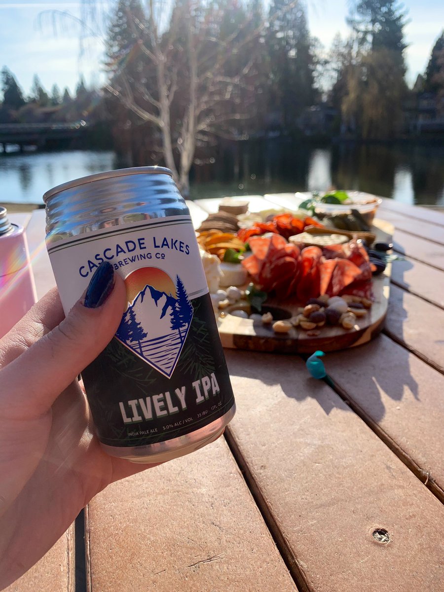 CascadeLakesAle's tweet photo. Cheers to our Brewers for making 2 more award winning brews! 

SIP Magazine’s awarded CLBC a Double Gold for Blonde Bombshell, and a Silver for Lively IPA at the 11th annual Best of the Northwest Beer Awards 🍺

Read more @Sip_Magazine https://t.co/MZr1oNak0t