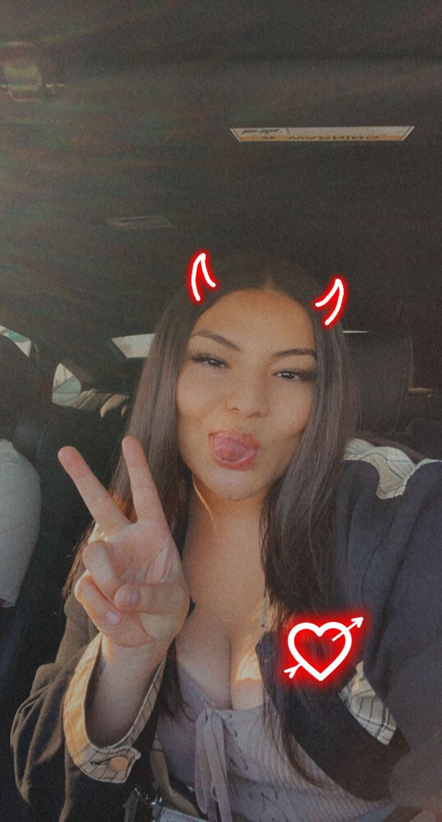 __andra___'s tweet photo. My man don’t need to cheat, I’m a whole new person with my straight hair 🫢 https://t.co/WUevC142qc