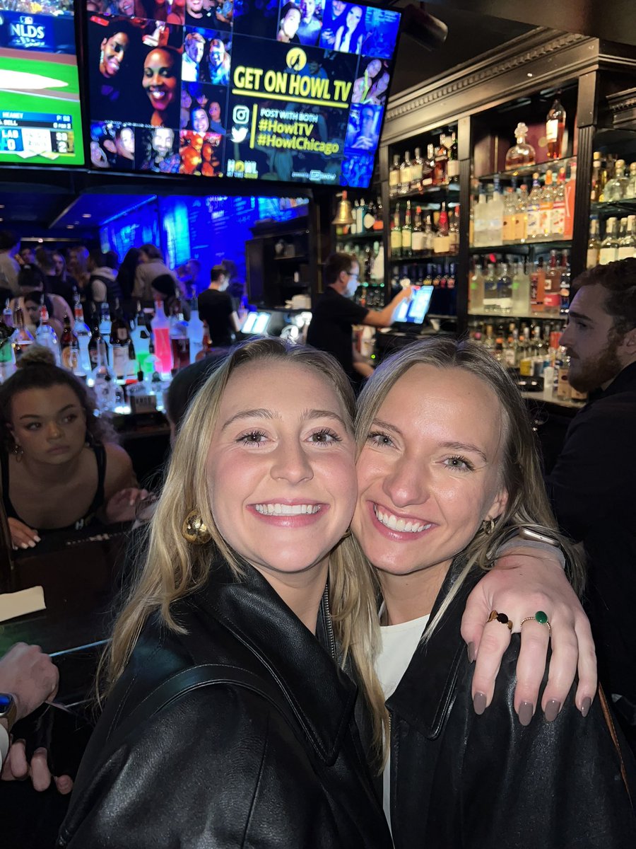 PaitonSchwab's tweet photo. #HowlTV #HowlChicago https://t.co/gOW9pdZDhm