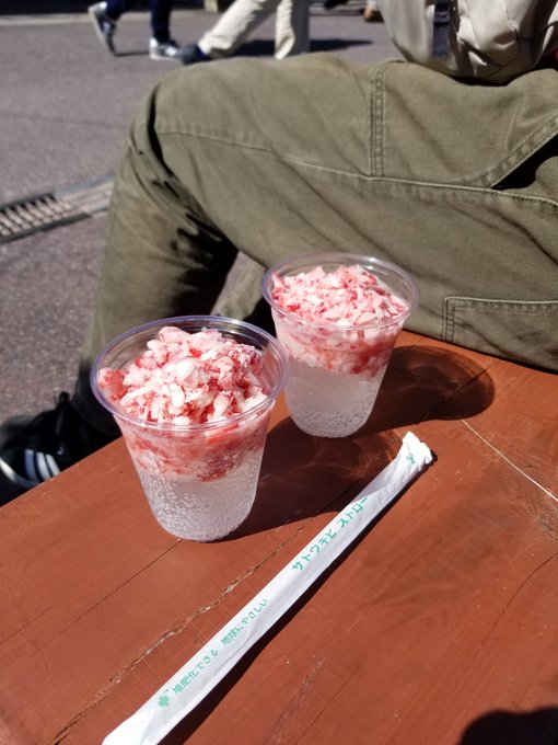 塩サイダーも飲んじゃうぞ。
この後おうち帰ったらパック剥きます。 