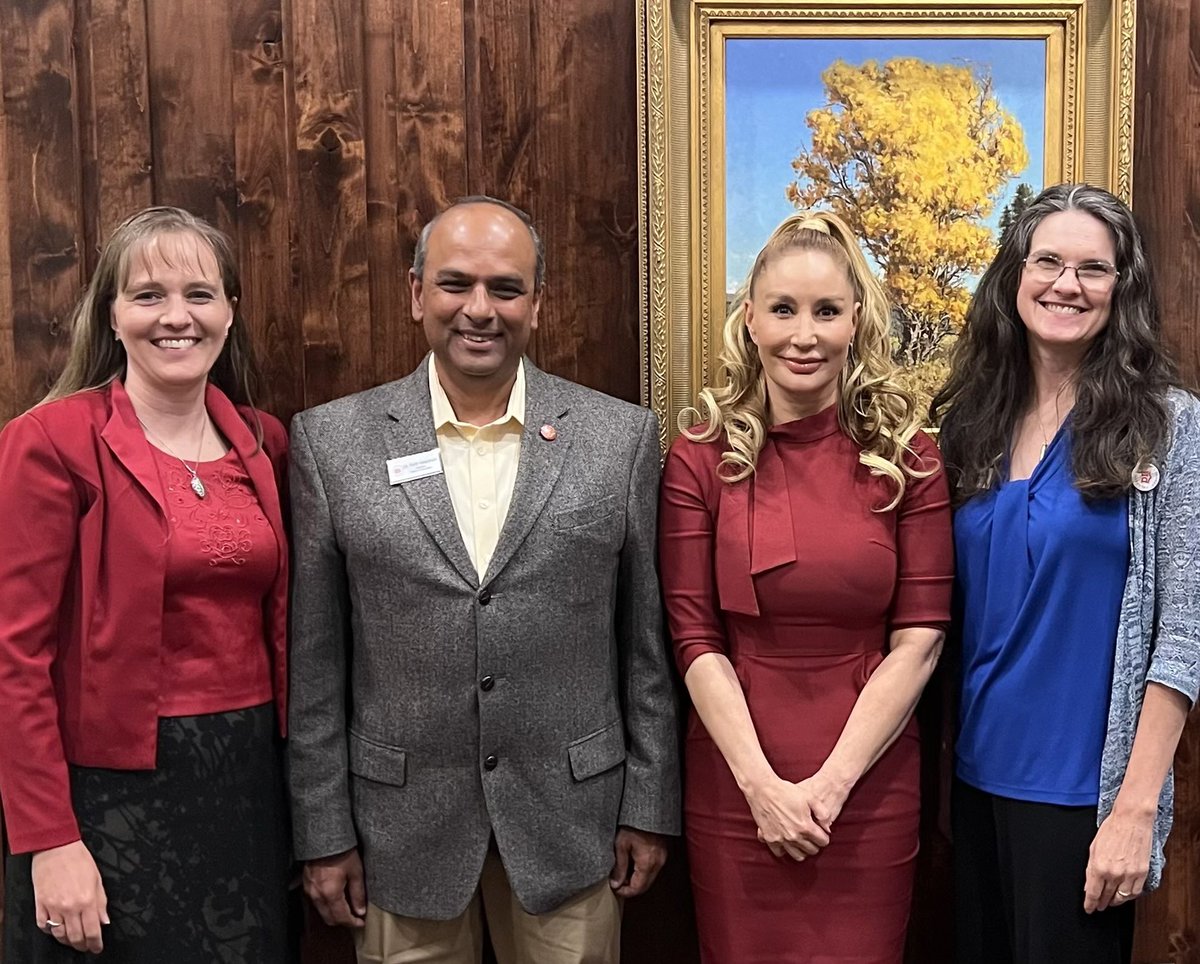 AcademyACL's tweet image. Great night for coats to go to @queenpalmerd11 and silent auction items for our school! 🥰 #cssd11 @JulieOttD11 &amp;amp; Parth Melpakam @cbutcher1437 #Koats4Kids annual event!