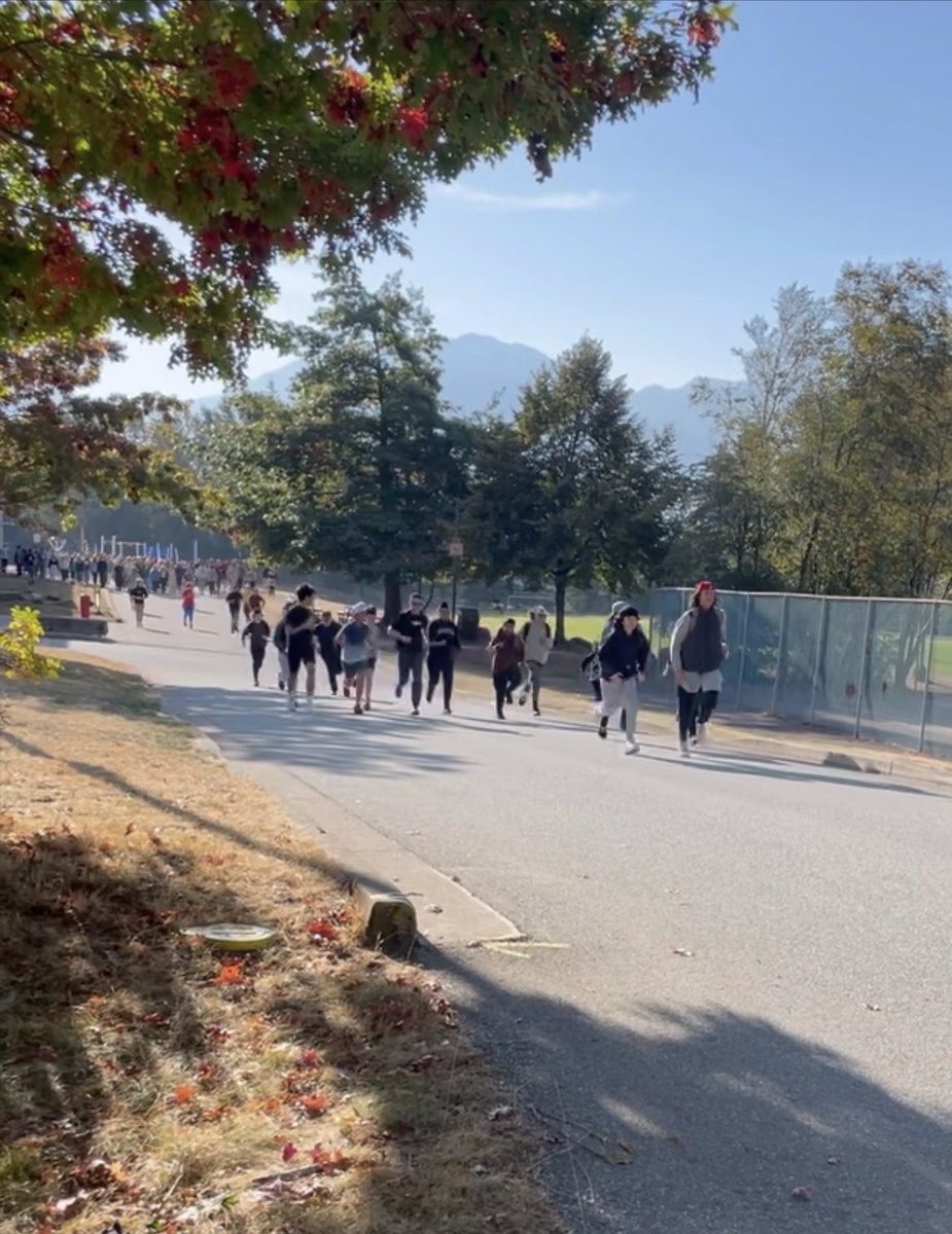 Grateful for our school community <a href="/DonRossMS/">Don Ross Middle School</a> for such a beautiful day celebrating <a href="/TerryFoxCanada/">Terry Fox Foundation</a> with running and a bbq!