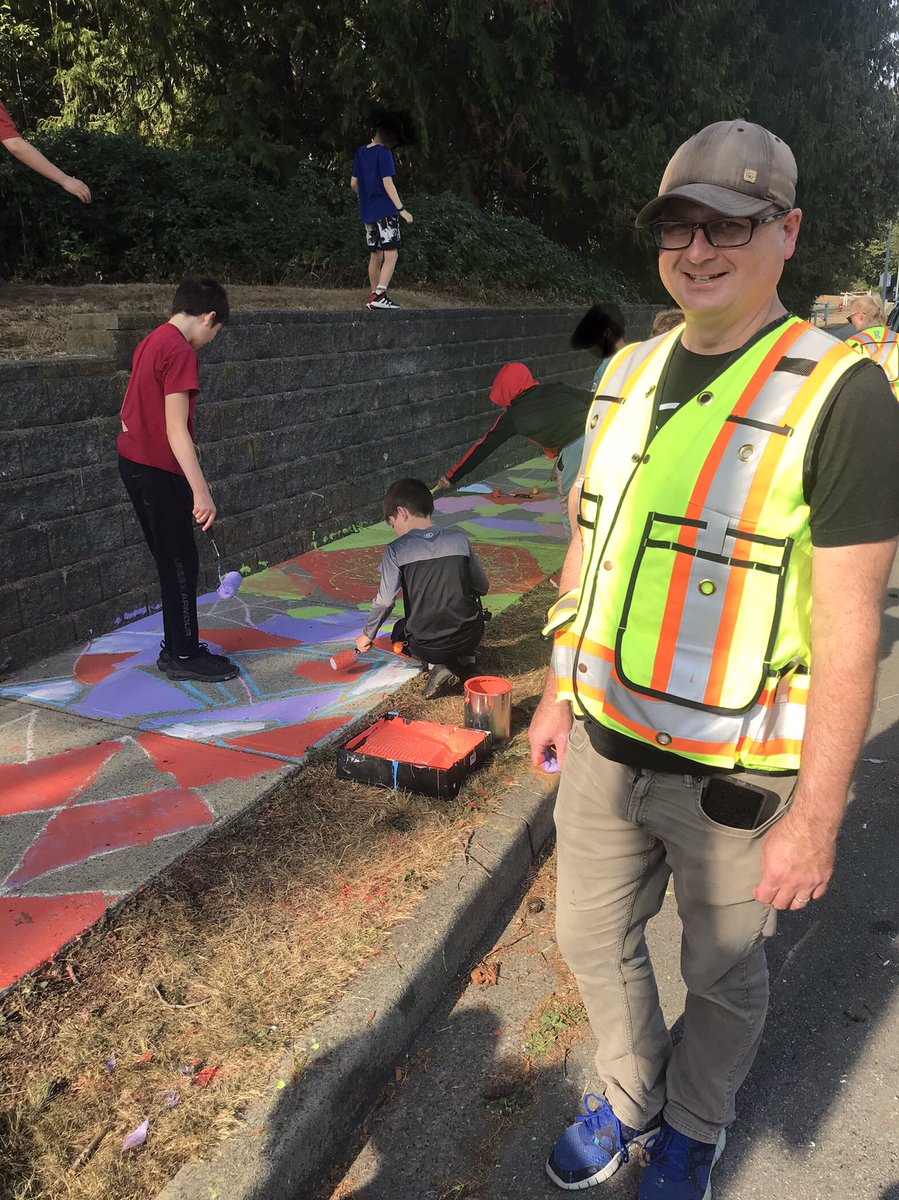 RoadSafetyLea's tweet photo. 👀 at these beautifully painted sidewalks that Topham Elementary students did this afternoon as part of an Active School Travel event 👏👫🚸🚴‍♀️🚦🚘 https://t.co/lcrCTjj58h