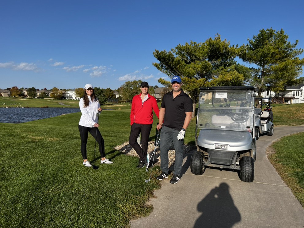 NebraskaEM's tweet photo. Our residents be golfin at the SHARING the Green Golf Tournament to support the student run clinic at #unmc #fallgolf #EmergencyMedicine https://t.co/cVYDP6CCho