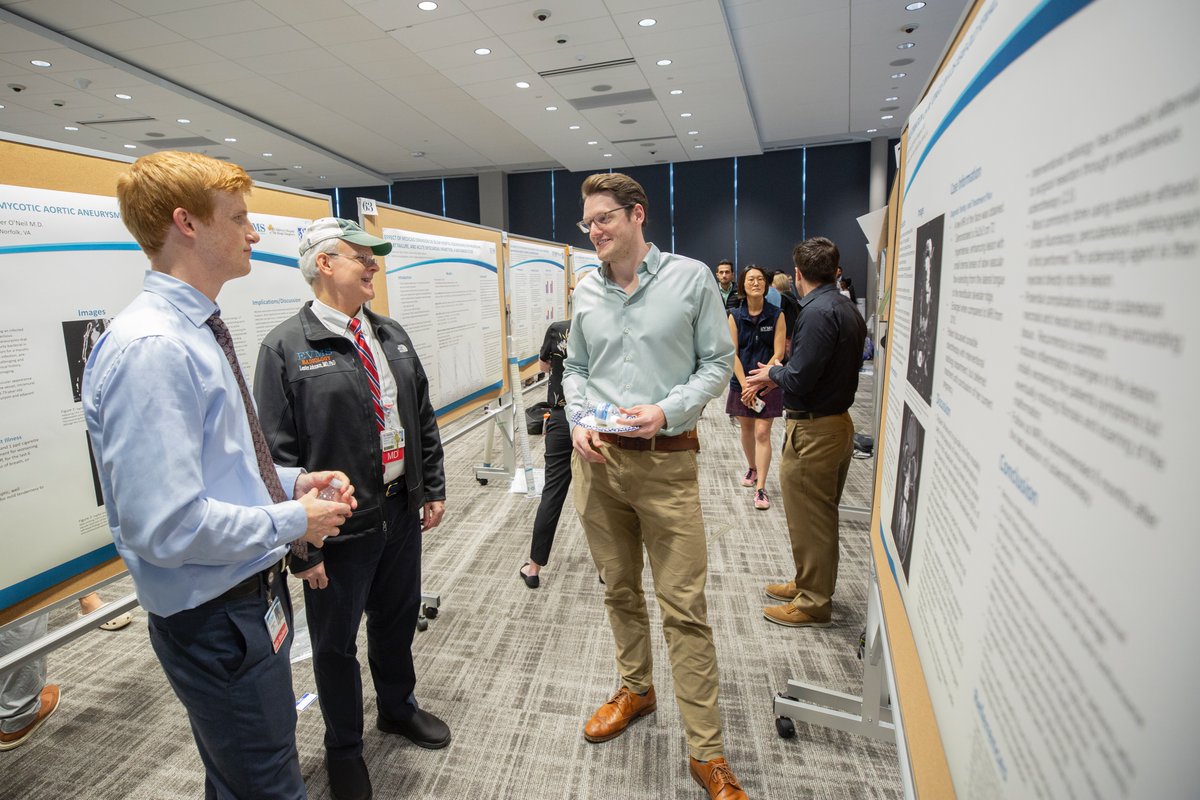 Research Day, the annual event held by EVMS Research and the Research Advisory Committee to highlight work by student researchers, was held live on campus this afternoon, for the first time since the pandemic.

📸: flic.kr/s/aHBqjAbeu1

#EVMS | #ResearchDay