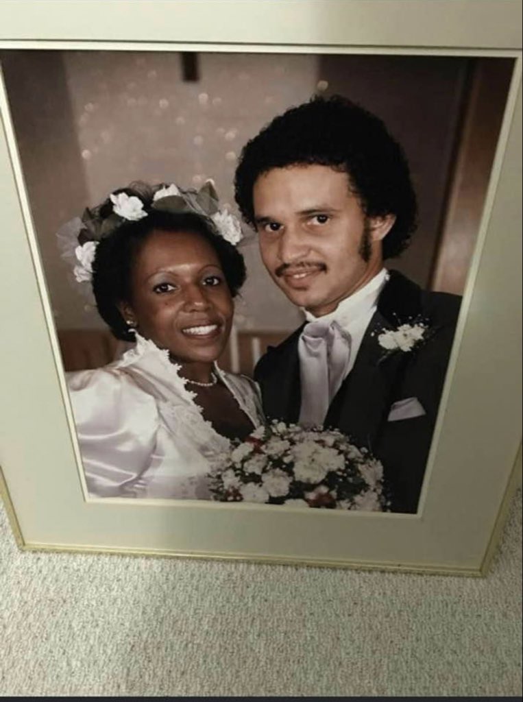 natsdad23's tweet photo. 1984                           2022 https://t.co/jng0KYm6wn