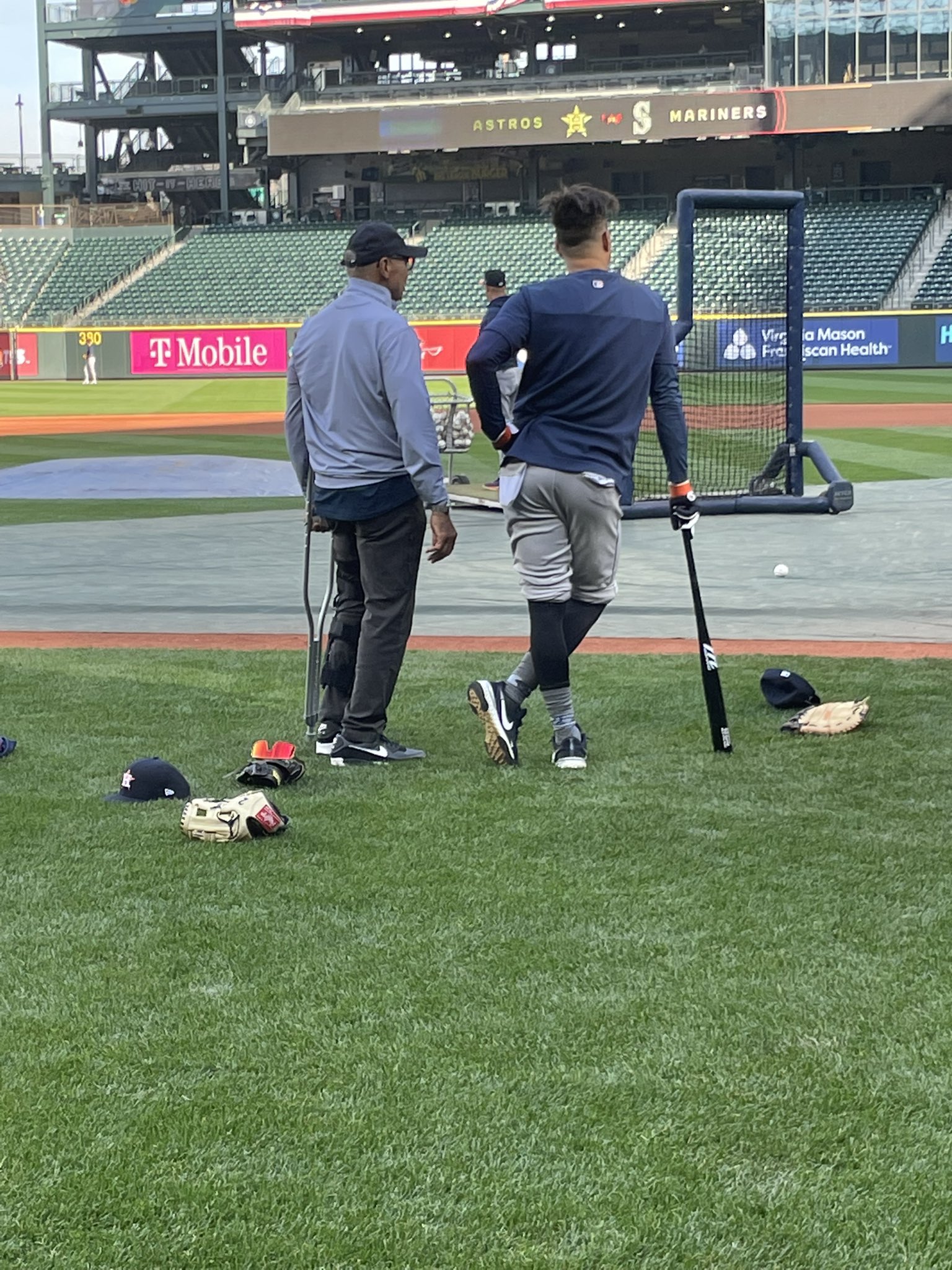 FfEAqAPaUAA8-OS?format=jpg&name=large