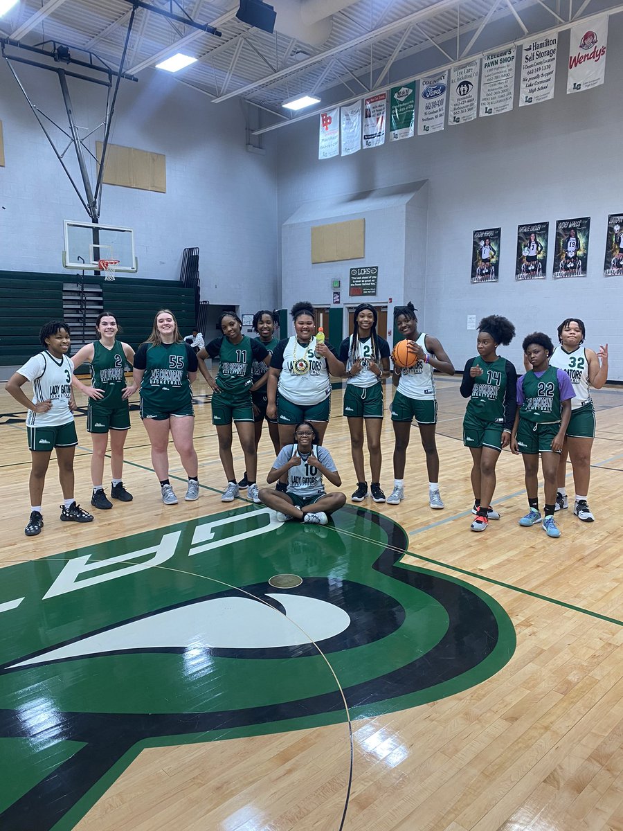 J5Neely's tweet photo. Congratulations Kylah Dunn for being the Lady Gator of the Week https://t.co/nsZYj5lkt4