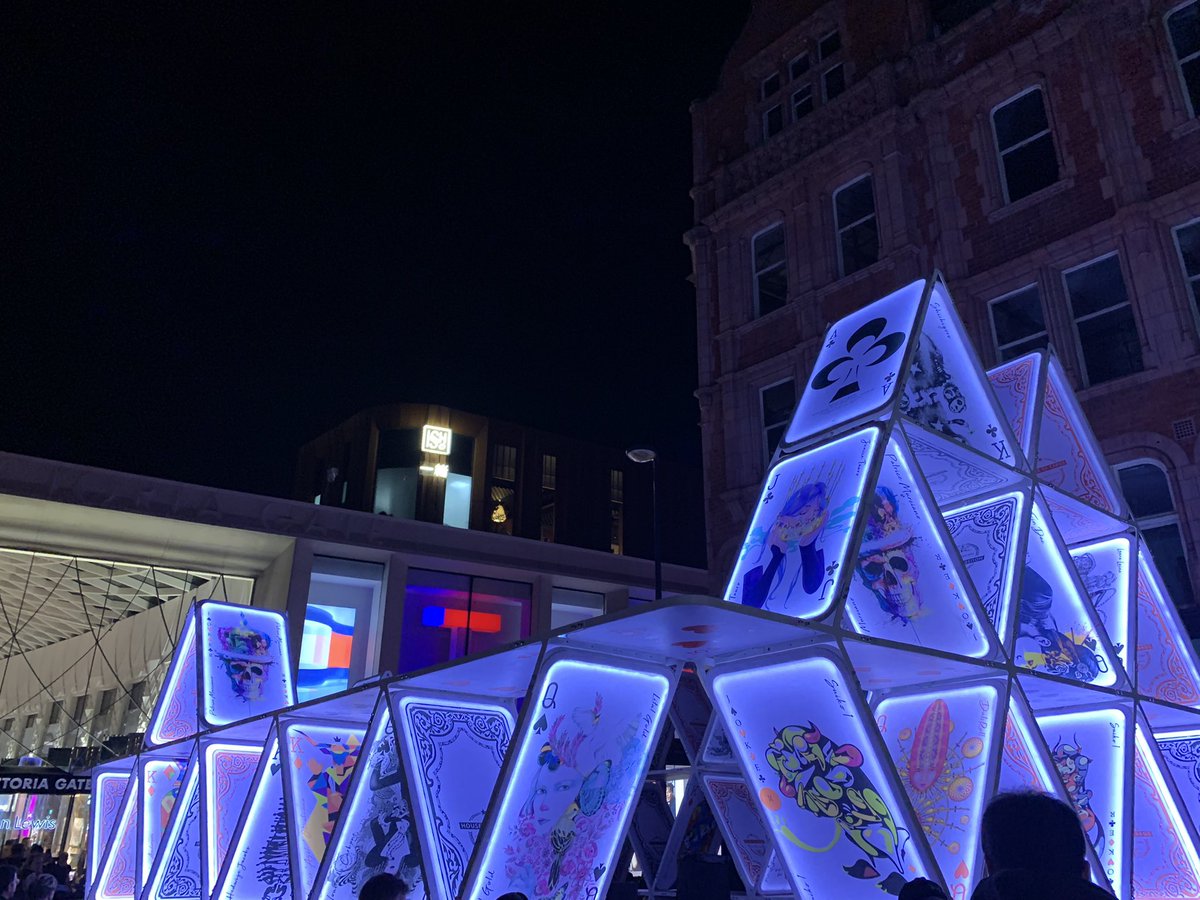 Great evening @LightNightLeeds - huge crowds across the city enjoying art in the dark! 

#artinthedark #LightNightLeeds #leeds