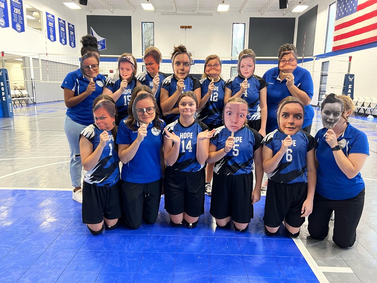 HopeChildrens's tweet photo. Tonight is Emily W. last home volleyball game and we wanted to make today a specail senior day for her! We are so proud of you and hope that today made you feel so loved! Go Eagles!!! 🦅🎉🎓 https://t.co/hJJ4Eki7It