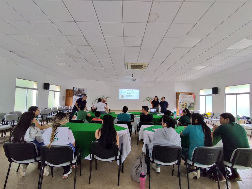 CARCDMB's tweet photo. Fortalecemos el conocimiento para la toma de decisiones.
Finalizamos el curso "Usos medicinales y agroindustriales del cannabis en veterinaria". 👉🏼 Se socializaron casos clínicos, manejo y uso terapéutico del cannabis en animales silvestres🐒🦜 y domésticos🐶🐱.
#CDMBiodiversa https://t.co/zDcOqxLje4