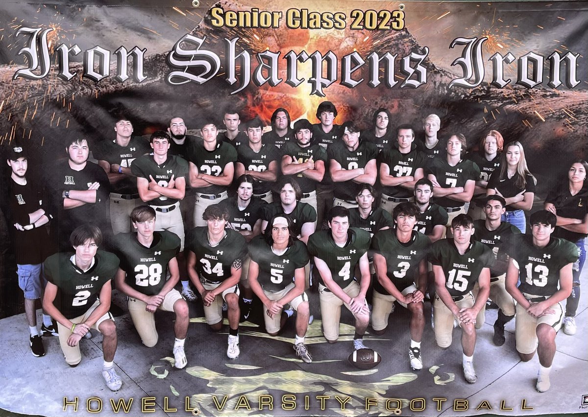 FootballHowell's tweet photo. Senior Night💛💚 
Congratulations to our senior class of 2023! https://t.co/Kp3Ikfmvhy