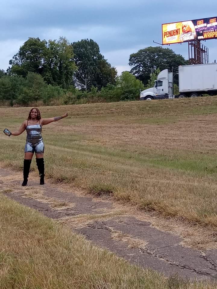 FunchesCalandra's tweet photo. P Diamond my daughter cousin Tay Keith where you  at she ready your  lil cousin working  hard to make it mangers and  producers  where yall at https://t.co/hEcQNgc6Er