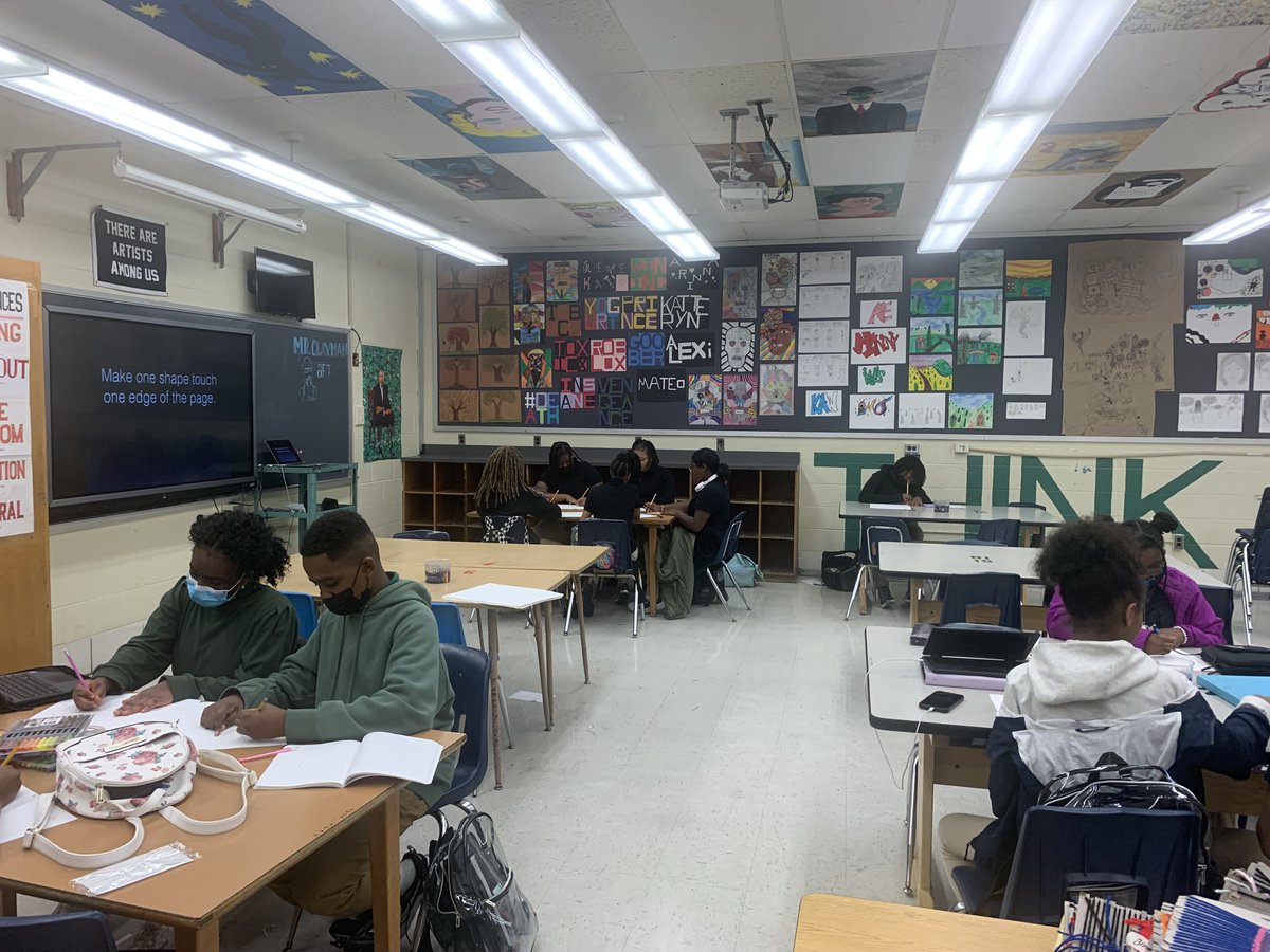 WalkerMillMS's tweet photo. Mr. Clayman's Art Club in action. 🎨🧑🎨👩🎨 #youngartists #creativity #pantherpride #pgpcs #pgcpsproud #blueandgold #wmms https://t.co/xJEcFK62KE