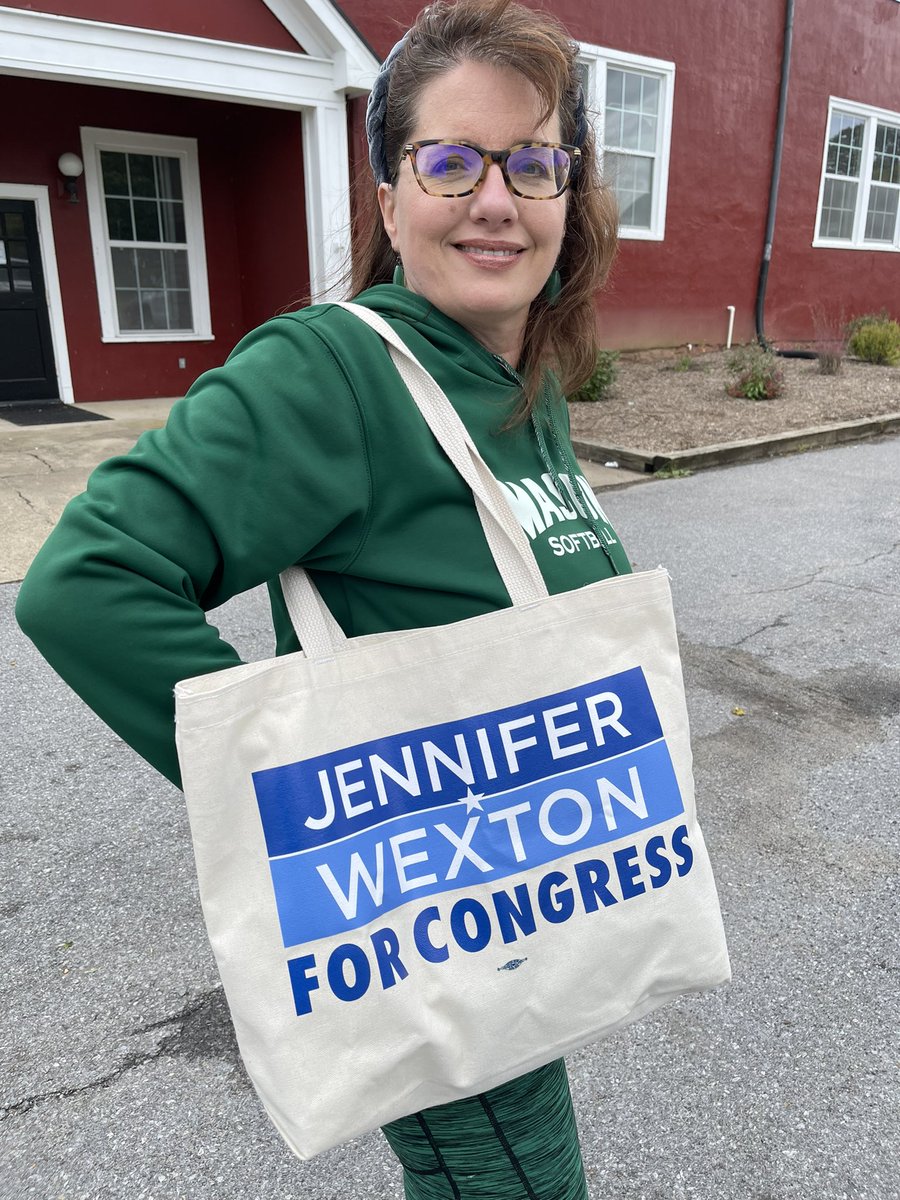 MMckinney518's tweet photo. Just strolling around Sperryville with my Wexton merch.. #VA10 #JenniferWexton https://t.co/8bkVD1CDCx
