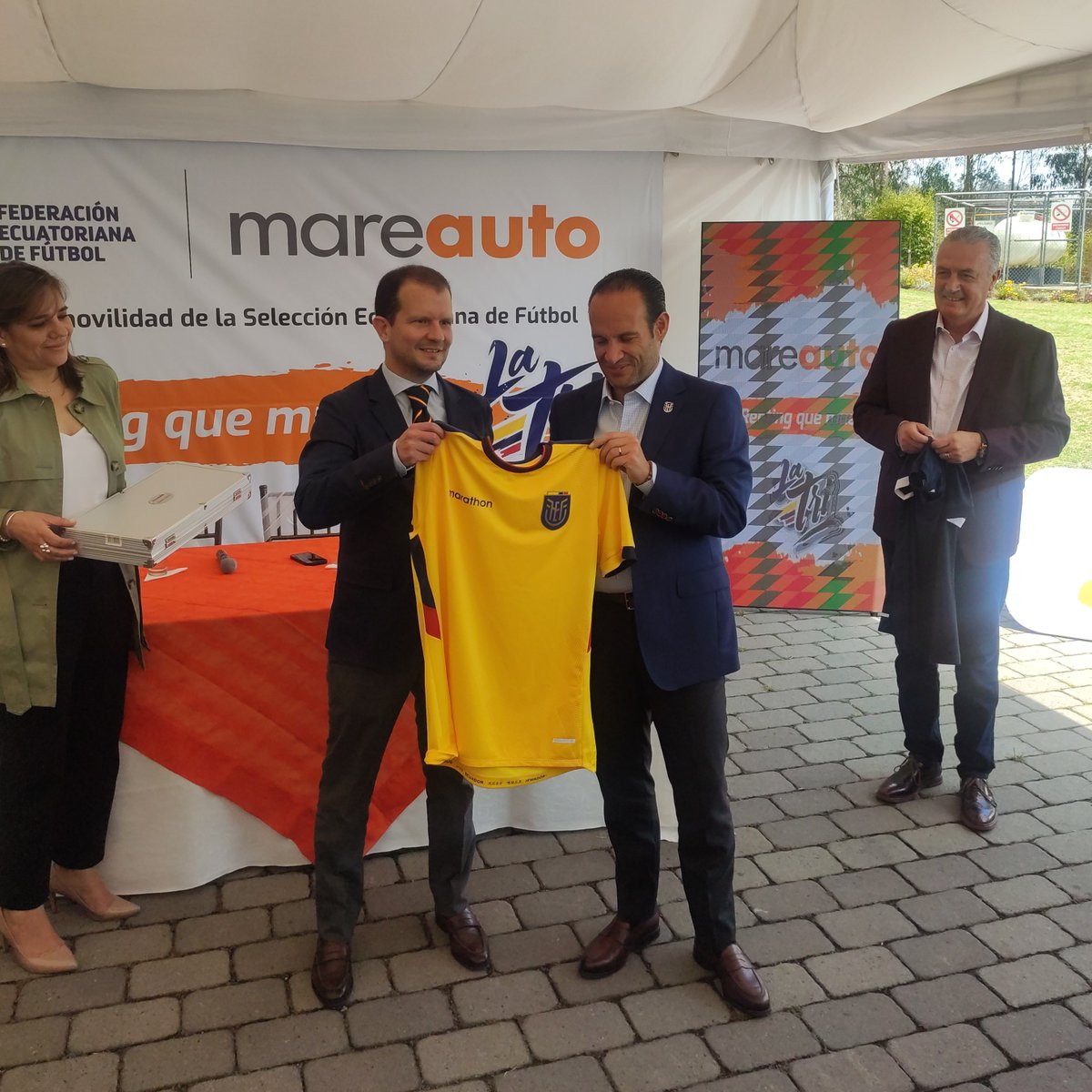 motorterra's tweet photo. La #Tri tiene un auspiciante oficial para facilitar la movilización de todos los jugadores y el cuerpo técnico. La Federación Ecuatoriana de Fútbol (#FEF) conformó una alianza con #Mareauto, empresa de renting y alquiler corporativo.
@LaTri @FEFecuador 

 https://t.co/O5NlmFOrEo https://t.co/qzXDRE7am6