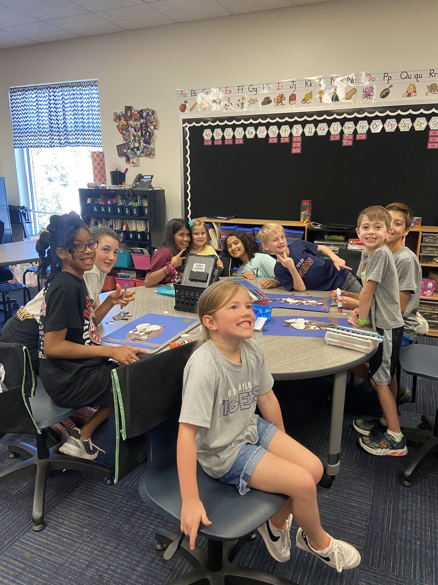 OCTTGreen's tweet photo. Kinder buddies days are our favorite days!!! 🤗 with @OCTRichardson ‘s class ♥️ #campOCT #oct4u https://t.co/Ykg1WYz9Fc