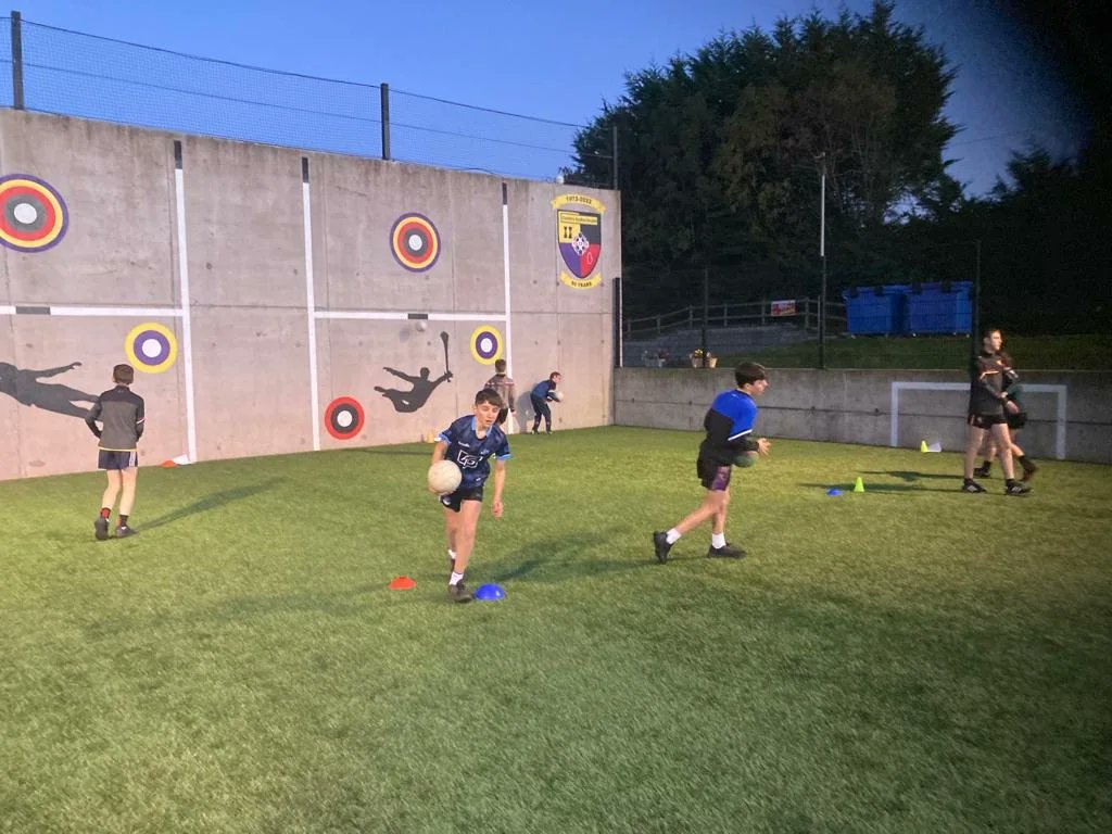 🌟 FRIDAY NIGHT LIGHTS - Week 1 🌟 

Thanks to Brian O'Connor, <a href="/joshconnery/">よしあき</a>, @conormccul and @joemcflynn for the session. 

Our young players literally had a ball.👏👏👏