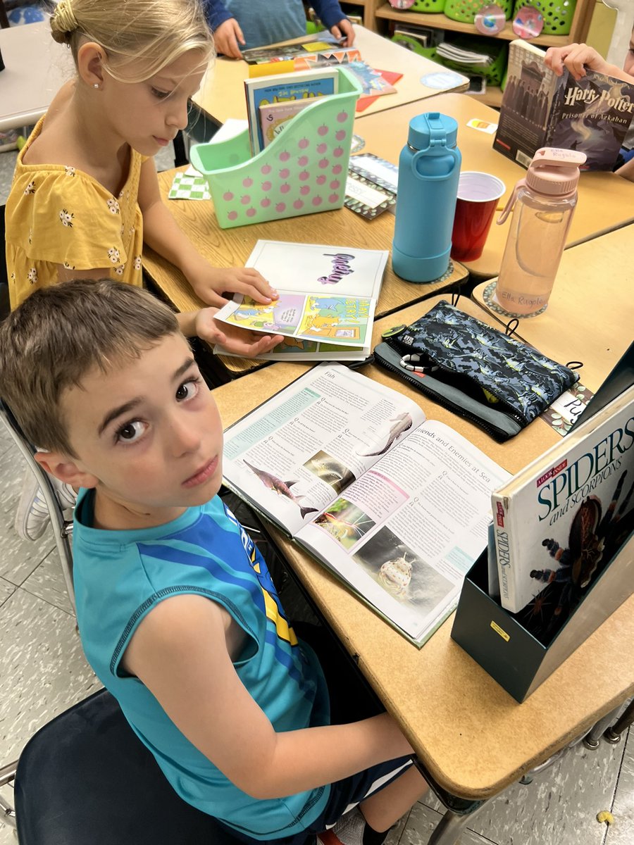 DianeProvvido's tweet photo. Students are dropping everything to read in @_MrsLeone class! โ๏ธ๐๐#OSDGoRead #BookLove #GrowingReaders @Mastrande_Oside @OSchool5 @OSchoolsPR https://t.co/yBtDEyrvXB