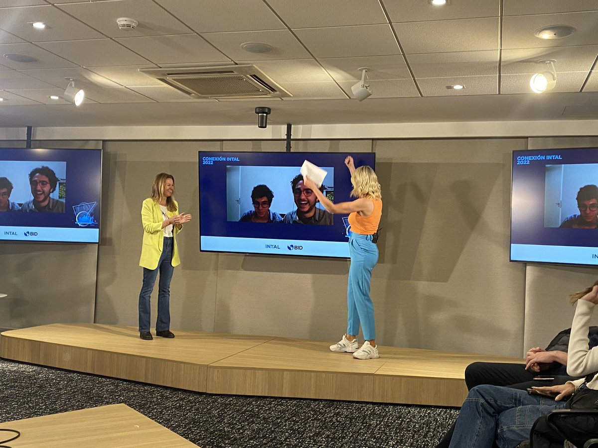 paulagarnero's tweet photo. Muy bueno @tomikaragozian en el evento de INTAL Bid “ideas para una integración imprescindible “. @anabasco77 https://t.co/fiVyj1nK69