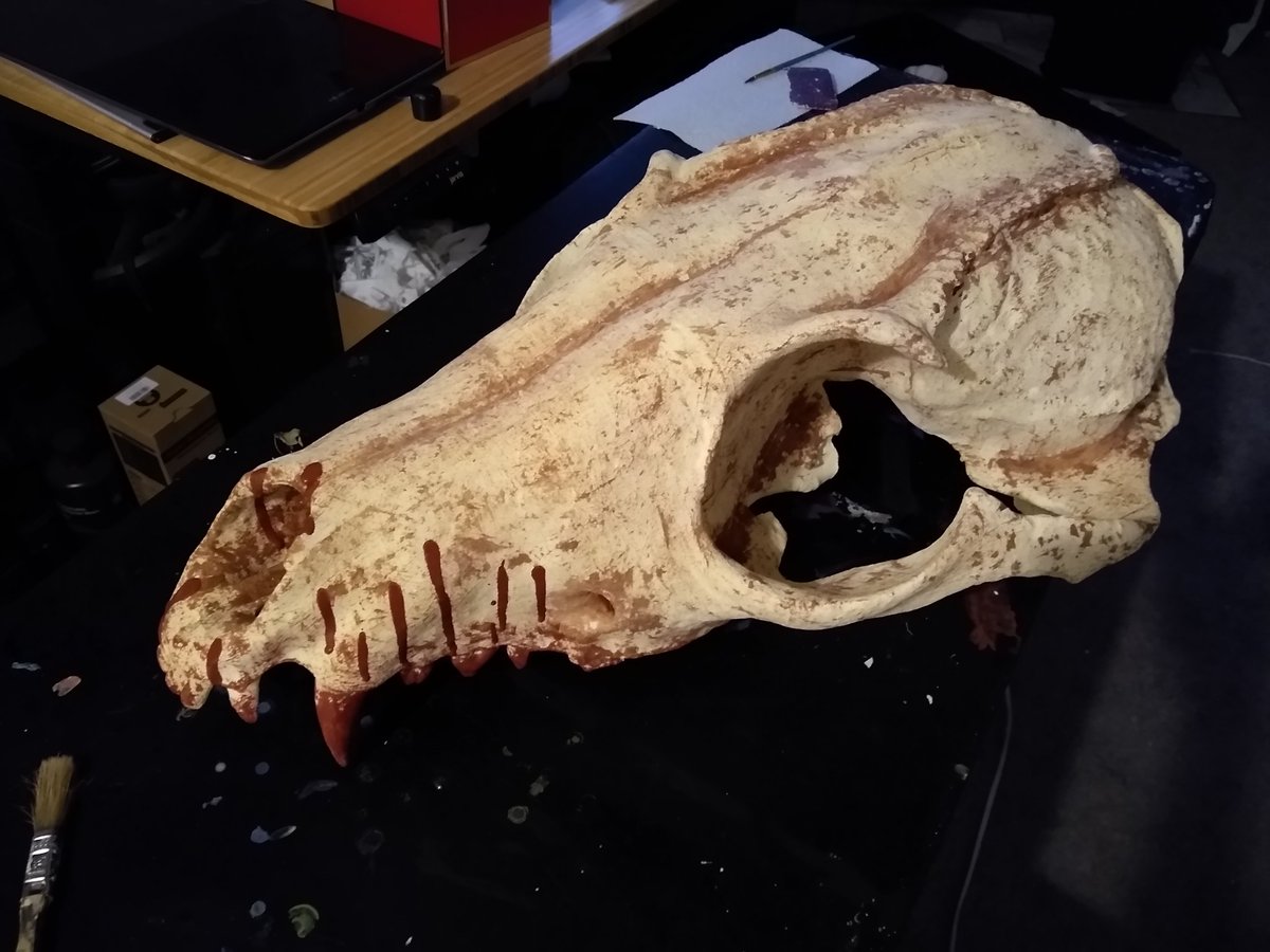 Bangather's tweet photo. Here's the paint job for the skull #3dprinting #Halloween #costume https://t.co/AwXiB9n9s5
