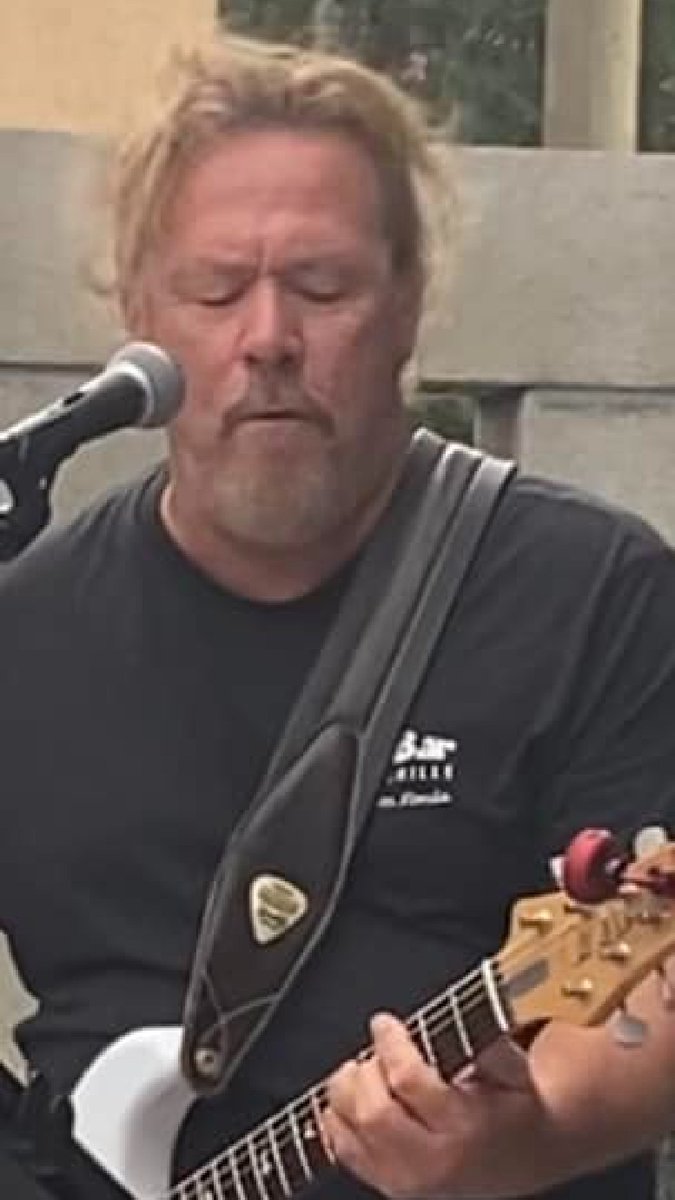 GasparsTT's tweet photo. Jay Brown tonight 8-12! https://t.co/7S11D15qn3