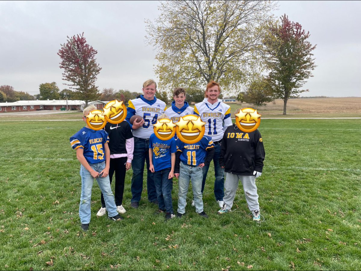 EmilyHabben's tweet photo. These 5 boys had an awesome time playing football with these Wildcats at lunchtime today! The relationships they are building is priceless! #gocats #MAD @coachelman https://t.co/FwKm8xZuVM