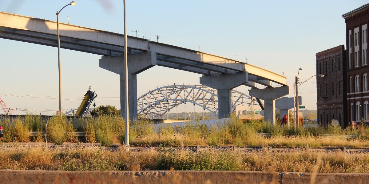 MidAmCarpenters's tweet image. The new Buck O'Neil Bridge is taking shape in downtown Kansas City. Union Carpenters with Massman and Clarkson have started forming the bridge decks for the flyovers and are finishing up pier caps over the river. Keep up the great work!
#WeBuildStrong #MidAmCarpenters #Union