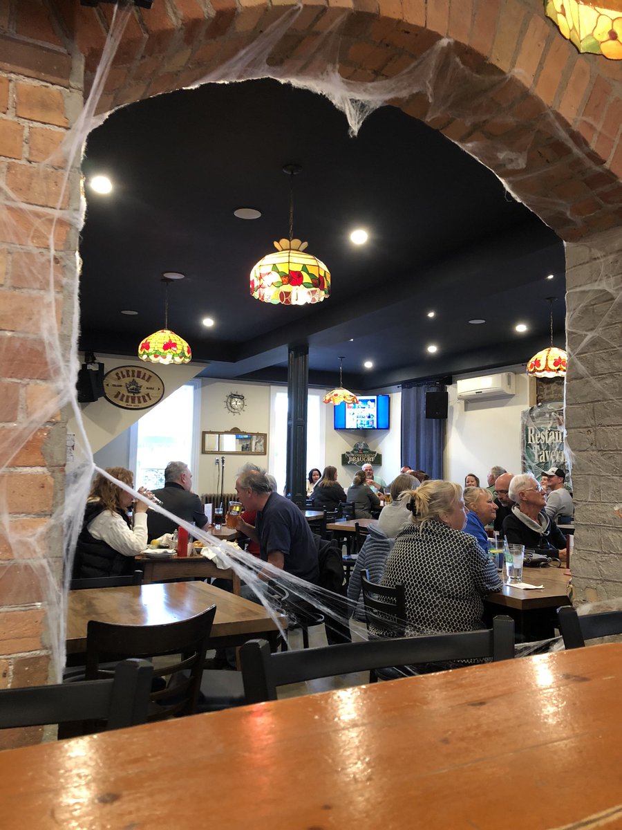 DennisNapper's tweet image. Great to be back with @blblcomedy tonight in Baden @ EJ's Tavern. Sold Out Show!