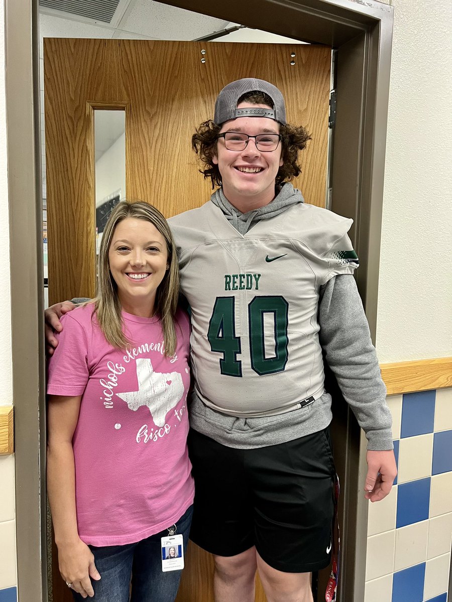 Cunningham_4th's tweet photo. @FootballReedy players came to read to classes at @nicholsfrisco today. It made my day to have a former student that I taught in kindergarten (who’s now a senior) come to visit me! https://t.co/O1wRcCy0fs