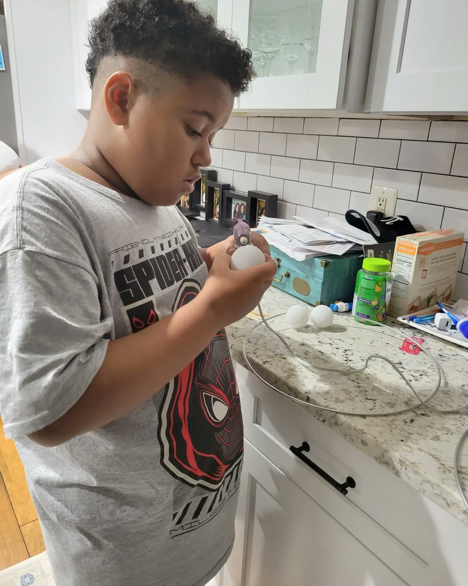 KenyaWallach's tweet photo. Sulfur 3-D model... 
Science projects are the best https://t.co/D7BbCfSUe8