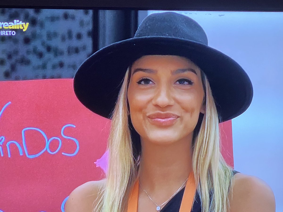 monicavaledgato's tweet photo. Big: Cátia preferia não ter sobrancelhas ou ter uma monocelha?

A sério que não há perguntas mais interessantes?!?! 🫠

#bbtvi https://t.co/ZsootWhtV3