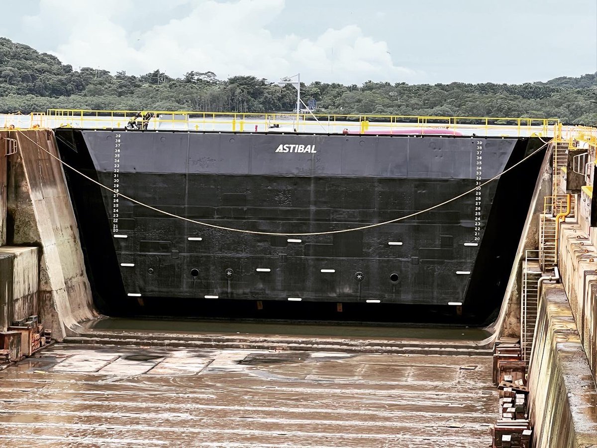MarineMetalCo's tweet photo. Recientemente participamos en la rehabilitación de los caisson de los diques 2 y 3 y las compuertas del dique 1 del Astillero del Puerto de Balboa (ASTIBAL). https://t.co/XJuOgLdB3D